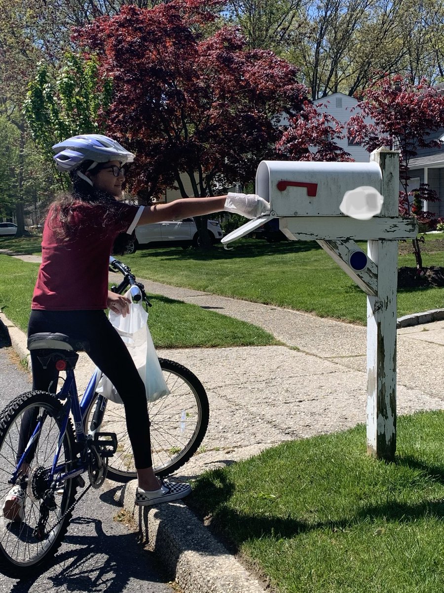 VGompers's tweet photo. FCCLA students spreading positivity around smithtown by placing messages on rocks and delivering them to neighbors as well as putting them on the sidewalks. @SCSD_AMS https://t.co/XkvXI9CVSh