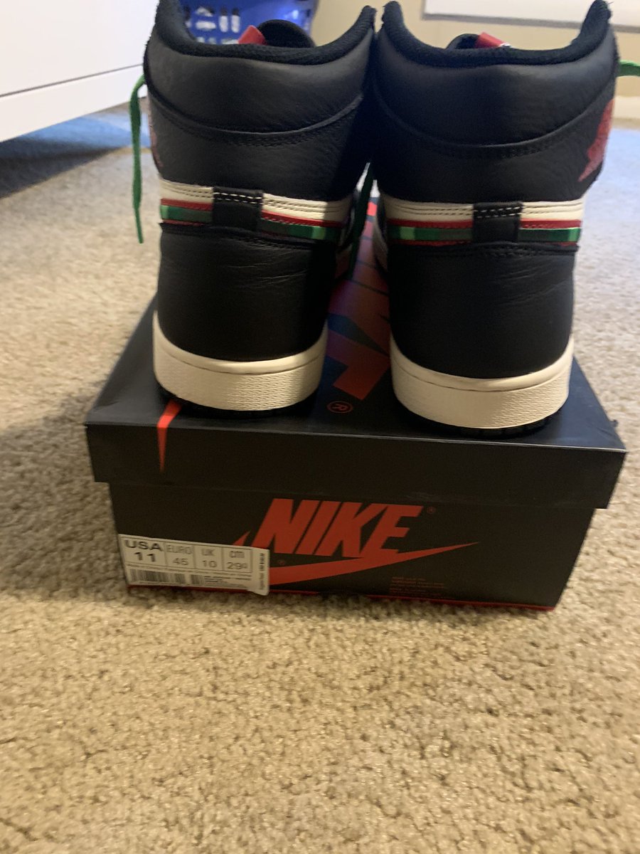 Want to send these to a good home. Sports illustrated 1’s sz. 11. Great condition. Extra laces in box. $150. RT appreciated  @RetailTuesday  @ArdekaniS  @C_kelly1988  @Cortez72life  @TaylorDeuce  @Alkapone47  @BMurda18  @mbays118  @the30rack  @Flivanlie