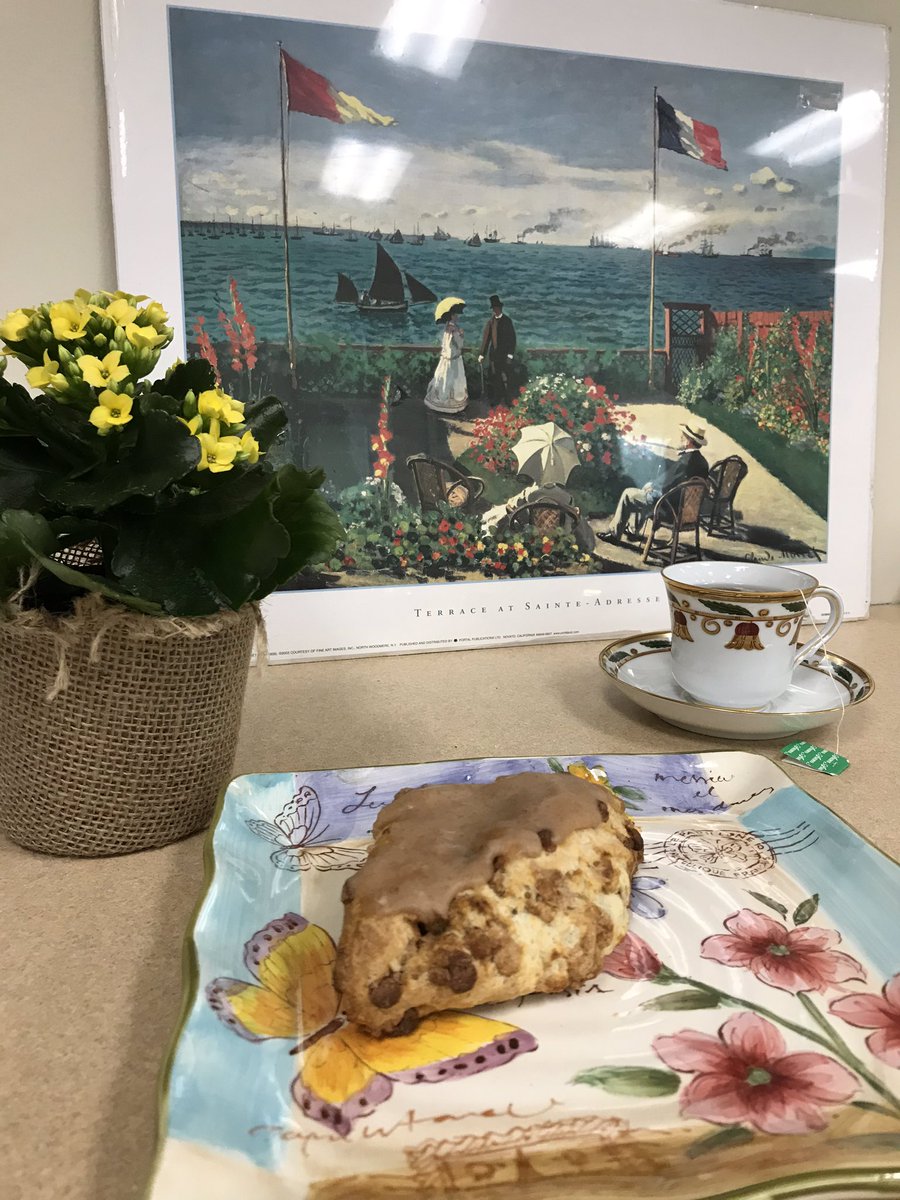 FrenchclassWahl's tweet photo. Remote Adieu Breakfast with these incredible 5-year French students! Félicitations! Bon Courage! Can’t wait to hear about all the amazing things you will do! @KenstonKHS https://t.co/qkK6f9oKqE