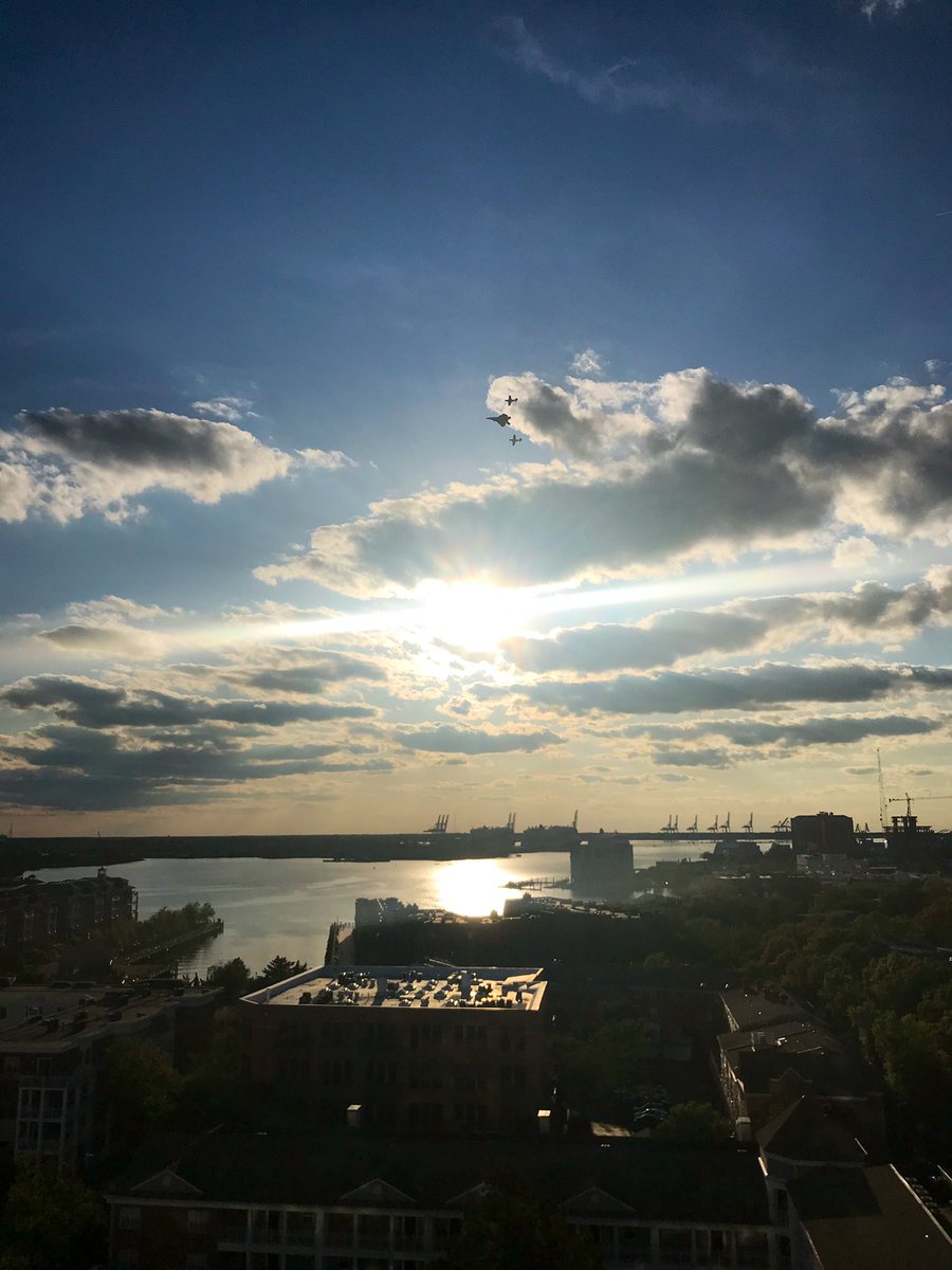 Marielena_TV's tweet photo. Some shots of tonightβs flyover! #VAFlyBy @WAVY_News https://t.co/7bnkq4t8f0