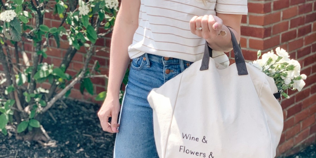 ThirtyOne's tweet photo. Casual and oh so, chic. The Market Crossbody is roomy & slouchy. Made of durable cotton canvas. Endless ways to personalize it.
Shop Style (US): https://t.co/JKIjdhkQqo
Shop Style (CA): https://t.co/NmkOp47SpS
#thirtyone #tote #peronalizedtote #sustainable #organization #style https://t.co/x68Ch9l3sX