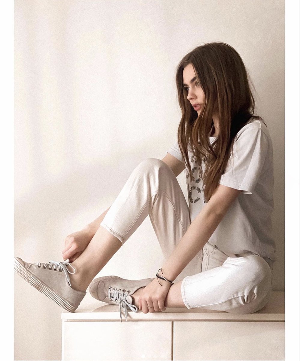 novesta_japan's tweet photo. NOVESTA STAR MASTER SUEDE WHITE.
https://t.co/KUXLLX9li3
Photo by Ivanna Kyba, https://t.co/X08o9glvng
#novesta #novestajapan #kleinstein #slovakia #ノヴェスタ #ノベスタ #クラインシュタイン #スロバキア https://t.co/Fq4Yjxol8D