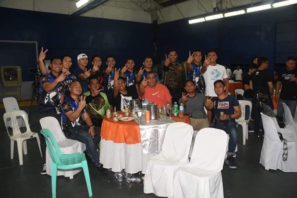 MeterVolley's tweet photo. Not wearing mask.
Mass gathering.
They forgot to hide all alcoholic drinks.
No social distancing. 

DDS are quiet. 
Government is quiet. 
Yeah, LAW is LAW, but not for all. - thats the reality. https://t.co/GK3Dw06Nxb