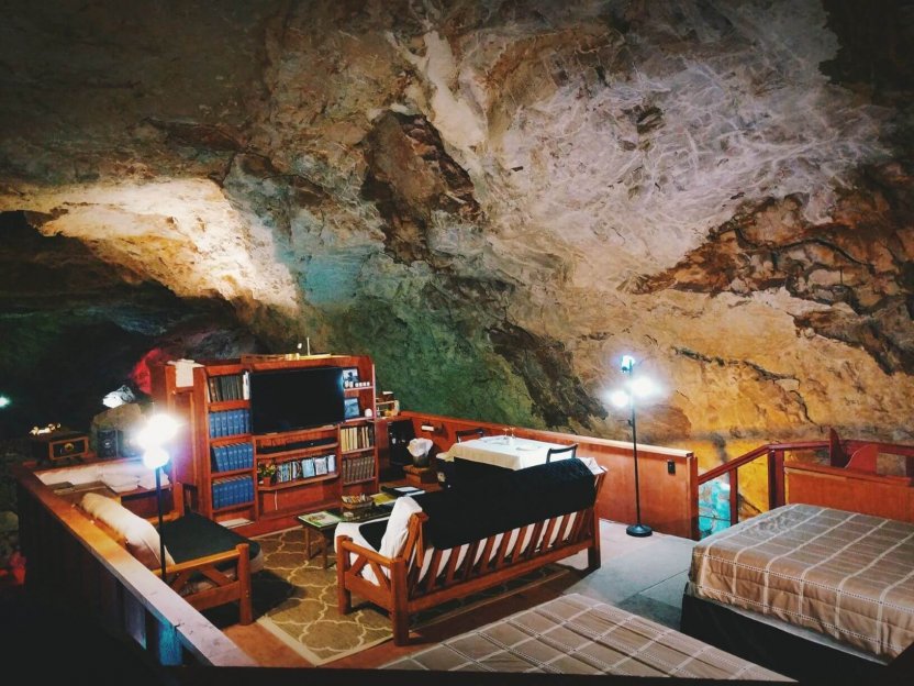 WhenInYourState's tweet photo. Try These 5 Unusual Accommodations in Arizona If You’re Tired of the Same Old Boring Hotels

#VisitArizona #Arizona #ExploreArizona

https://t.co/swdIVQ0FGE https://t.co/DOab8DJADd