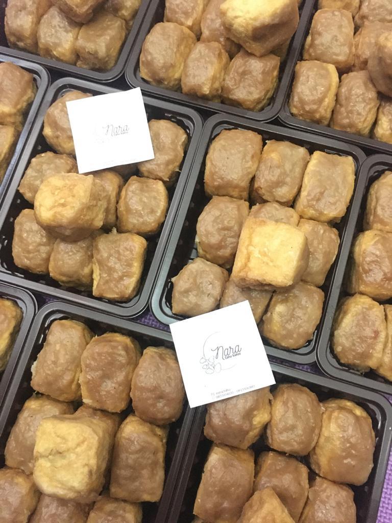 aksiaksa's tweet photo. Bismillah , ready Tahu Bakso , full daging sapi , bikin sendiri , tahu juga goreng sendiri jadi minyak goreng aman .. Daging full sampe bawah gak cuma setengah , Ada isi 8 atau 10 dan ada yg frozen juga ♥️ . Order via WA : 081331514030 https://t.co/SqjlJSD42O