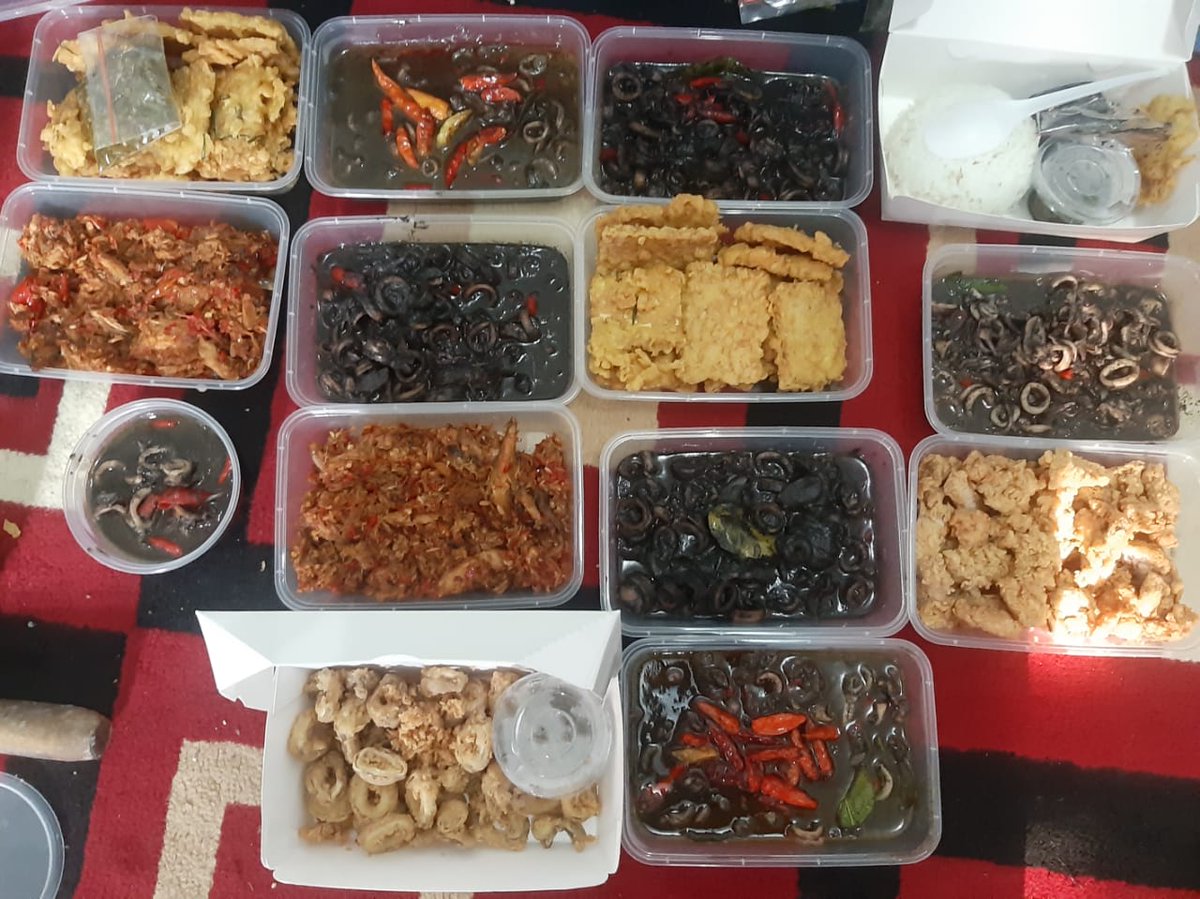 nyumii2's tweet photo. Cumi hitam &amp; tuna pedas hari ini ready banyak ya. Ada ayam crispy sama mendoan juga. Hayuk dipesan sebelum kehabisan buat buka puasamu nanti 🥰 bisa langsung DM atau WA kesini ya https://t.co/tFNi6xq8z0
@infomalang https://t.co/PdHLFKx1wB