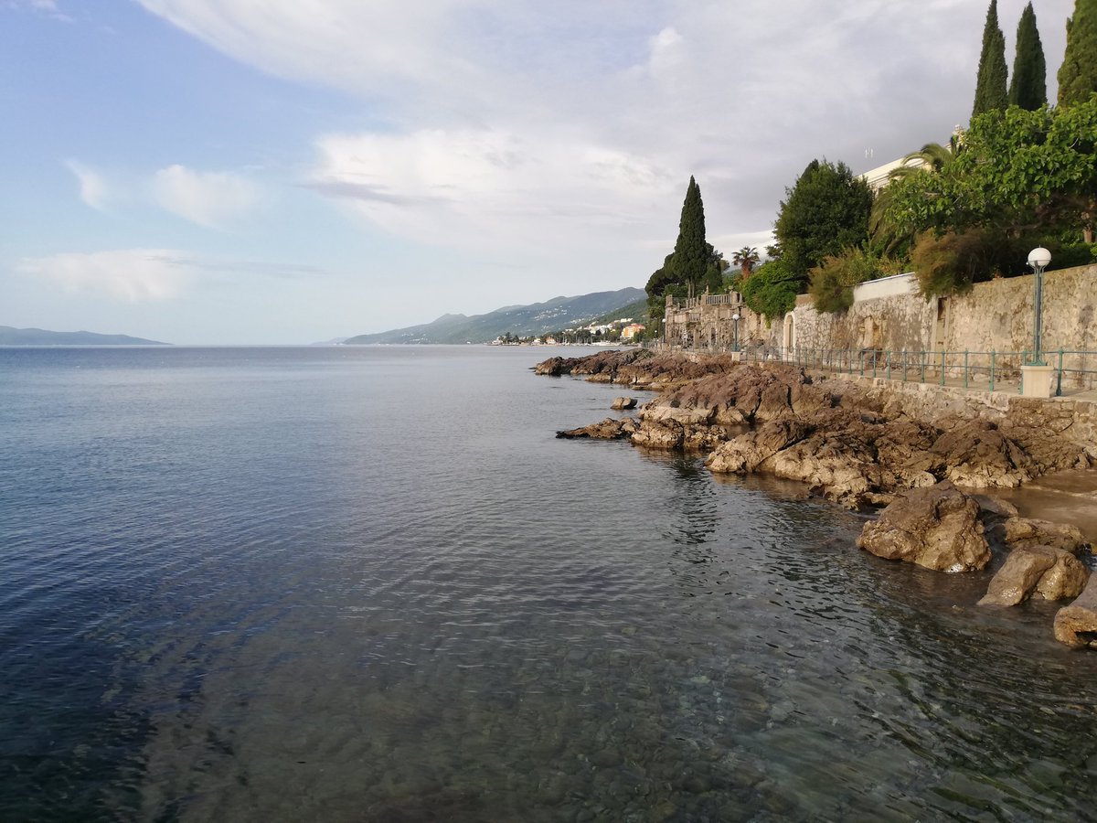 GoRunCro's tweet photo. This year's #IMEXrun joining #meetprofs around the World virtually. #MeetInOpatija starts at Volosko taking Lungomare promenade, running by main Opatija venues! #IMEXstillrunning #visitOpatija #visitKvarner #CroatiaFullOfLife https://t.co/DT9lrU0ml5