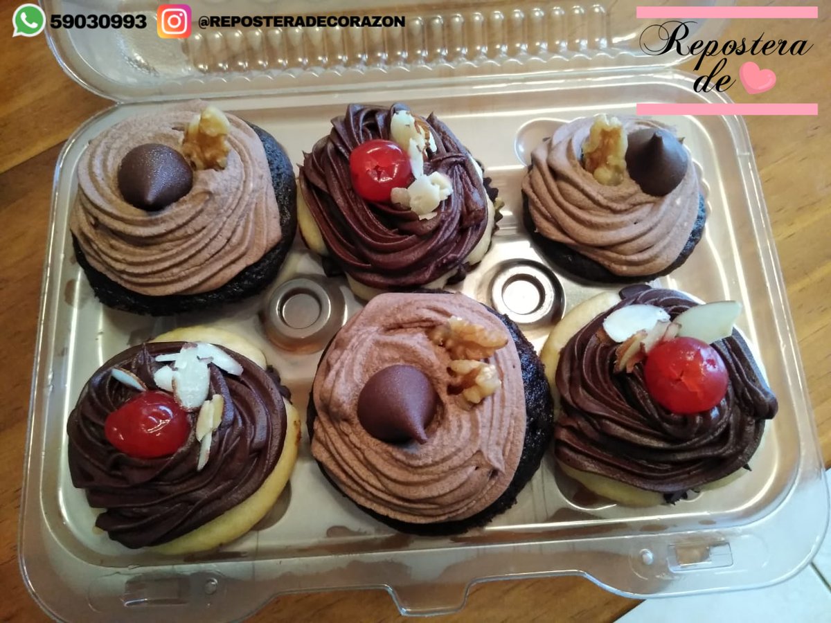 Repostera_Gt's tweet photo. CUPCAKES VAINILLA O CHOCOLATE *Topping de kiss o cereza

Bandeja de 4:
Q 20.00

Bandeja de 6:
Q 30.00

Servicio a domicilio consultar precio
#ReposteraDeCorazon https://t.co/9TSHVURbxQ