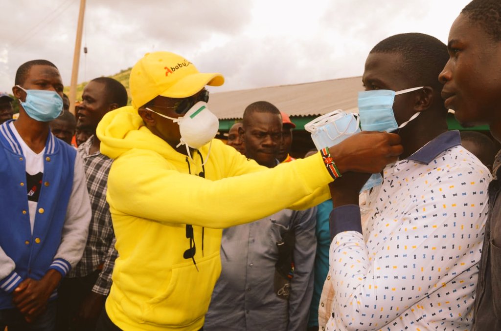 AbabuNamwamba's tweet photo. Distributed 2000 masks to bodaboda operators and traders at Port Victoria Market. Took time to highlight dangers of #COVID19 and the critical importance of observing safety protocols. The raging floods that have devastated Budalangi displacing over 40,000 worsens the risk here.🇰🇪 https://t.co/ZQw1fg4IqD