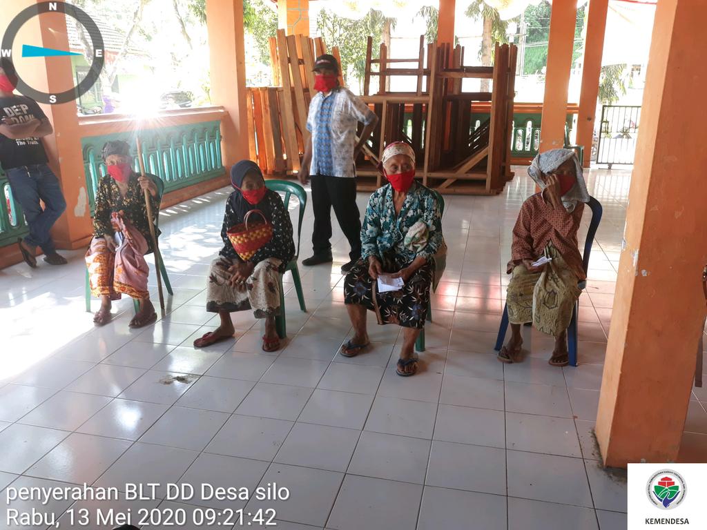 murkahe1's tweet photo. #BLTDDBerkah untuk 344 KK Desa silo Kec silo #tppijawatimur #TPPIKabJember
@Jokowi
@halimiskandarnu 
@anwsanusi 
@malik_haramain
@imansyukri
@taufikmadjid71
@fachrilabalado
@AndryDewantoAh1
@kpw4jatim
@alifatulLailiy1
@fourzanitongjay
@chintyasari85
@AntonSu25776612
@murkahe1 https://t.co/iJt2dKxhM4
