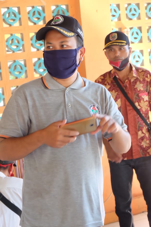 murkahe1's tweet photo. #BLTDDBerkah untuk 344 KK Desa silo Kec silo #tppijawatimur #TPPIKabJember
@Jokowi
@halimiskandarnu 
@anwsanusi 
@malik_haramain
@imansyukri
@taufikmadjid71
@fachrilabalado
@AndryDewantoAh1
@kpw4jatim
@alifatulLailiy1
@fourzanitongjay
@chintyasari85
@AntonSu25776612
@murkahe1 https://t.co/iJt2dKxhM4