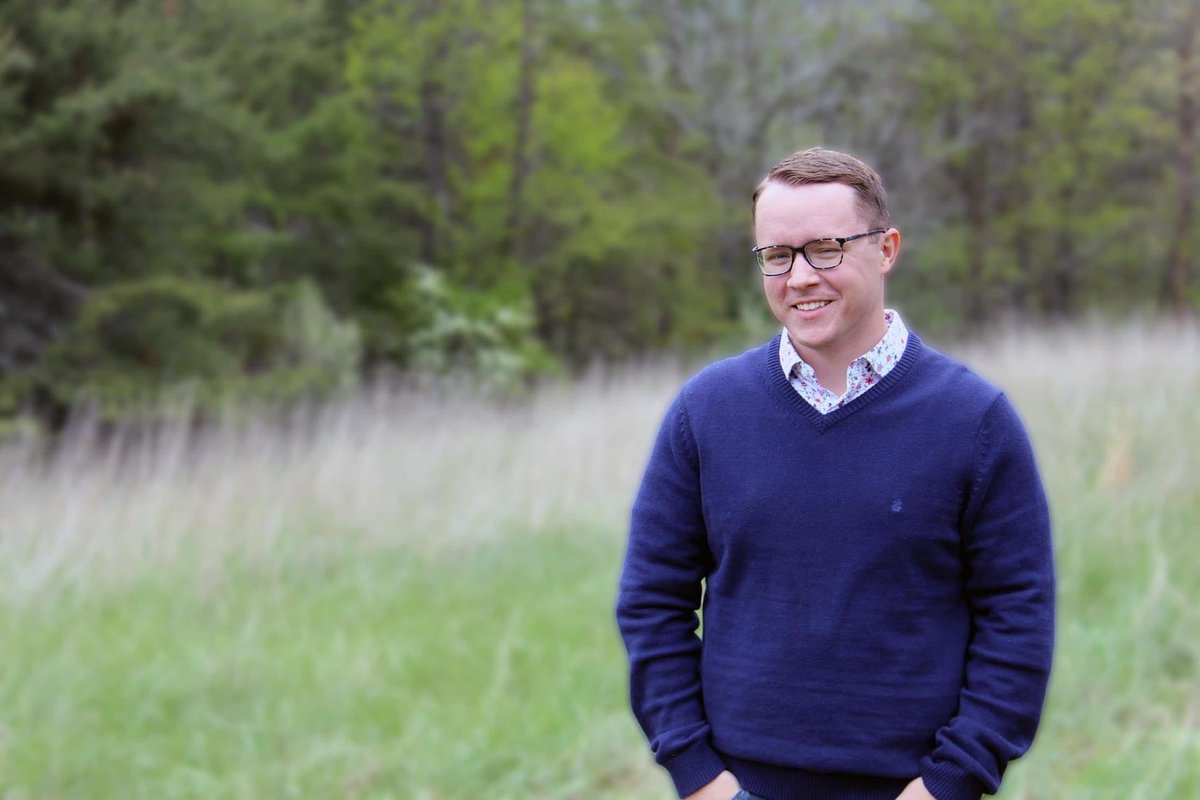 robertleedugan's tweet photo. @amkturtle2 of @AKDesign22 took some great snapshots for my future author website. #astrangeramongus #robertleedugan #duganisms https://t.co/J3IMsJ2aPF