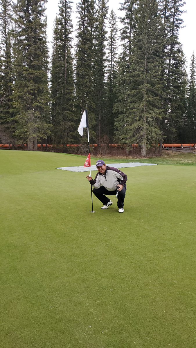 twehenry1972's tweet photo. It happened.. cracker.. hole in 1 https://t.co/SsF2NBTe4P