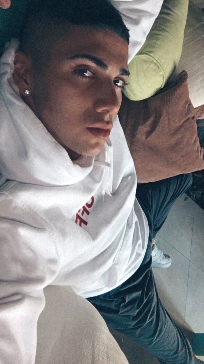 😜