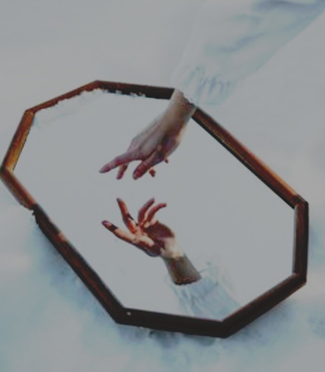daehhoo's tweet photo. 🛡 MIRROR MIRROR 🛡
       \ tododeku au /

 Com o alinhamento dos  planetas, um evento místico cai sobre a Terra: grandes auras são capazes de atravessar o espelho e encontrarem suas almas gêmeas.

 Estaria o universo tentando juntar o bicolor com o esverdeado? https://t.co/4t8NjNDOGP