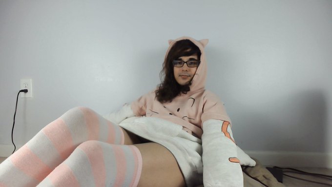 Got a cat sweater/dress o3o https://t.co/HhCCcTXmJ4