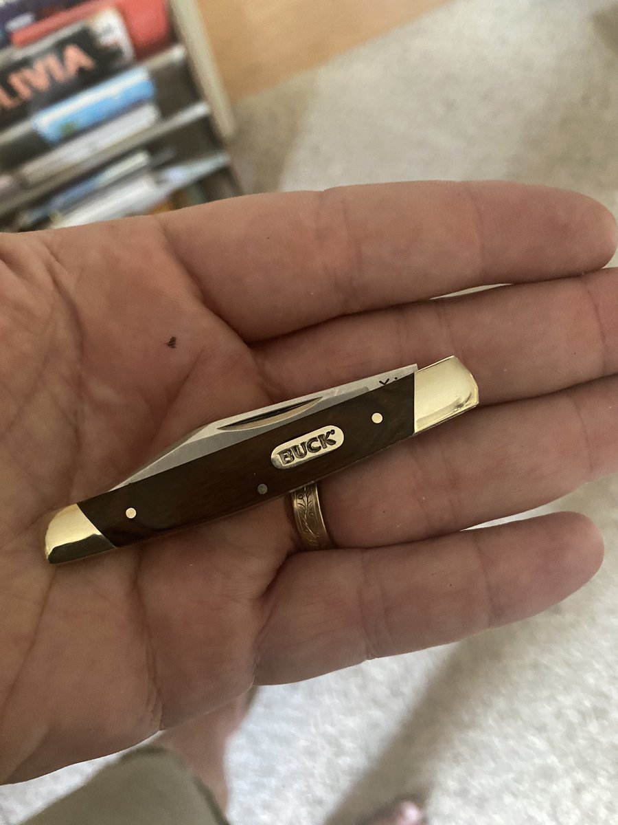 schiekapedia's tweet image. Handy little sucker, this. #BuckKnife #buck #pocketknives #pocketknife #jackknife #handy
