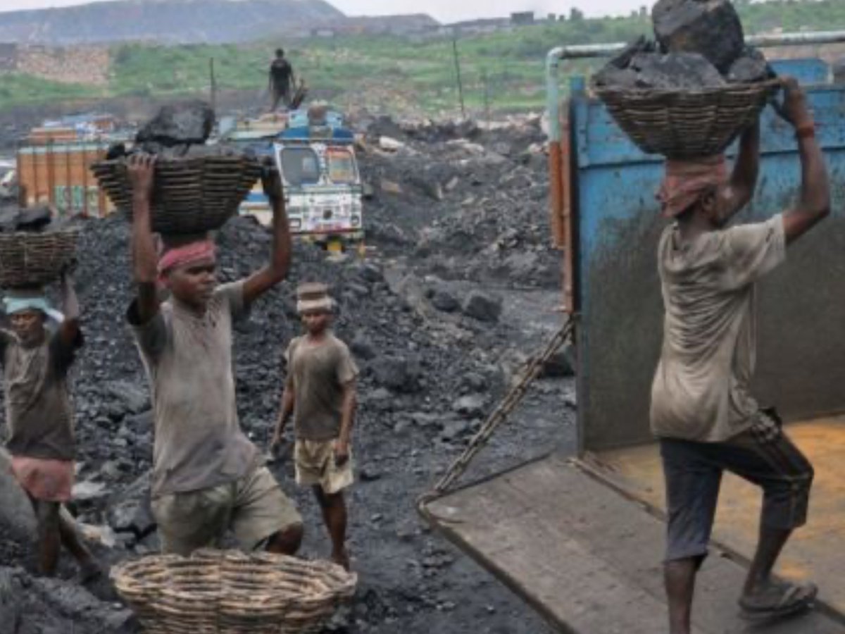 ErikSolheim's tweet photo. India’s 🇮🇳 carbon emissions fall for first time in four decades.
But good news is this is not only due to the lockdown.
The decline in coal and the rapid growth in renewables started the positive trend already in 2019. 😂… https://t.co/hhE24oLxnO