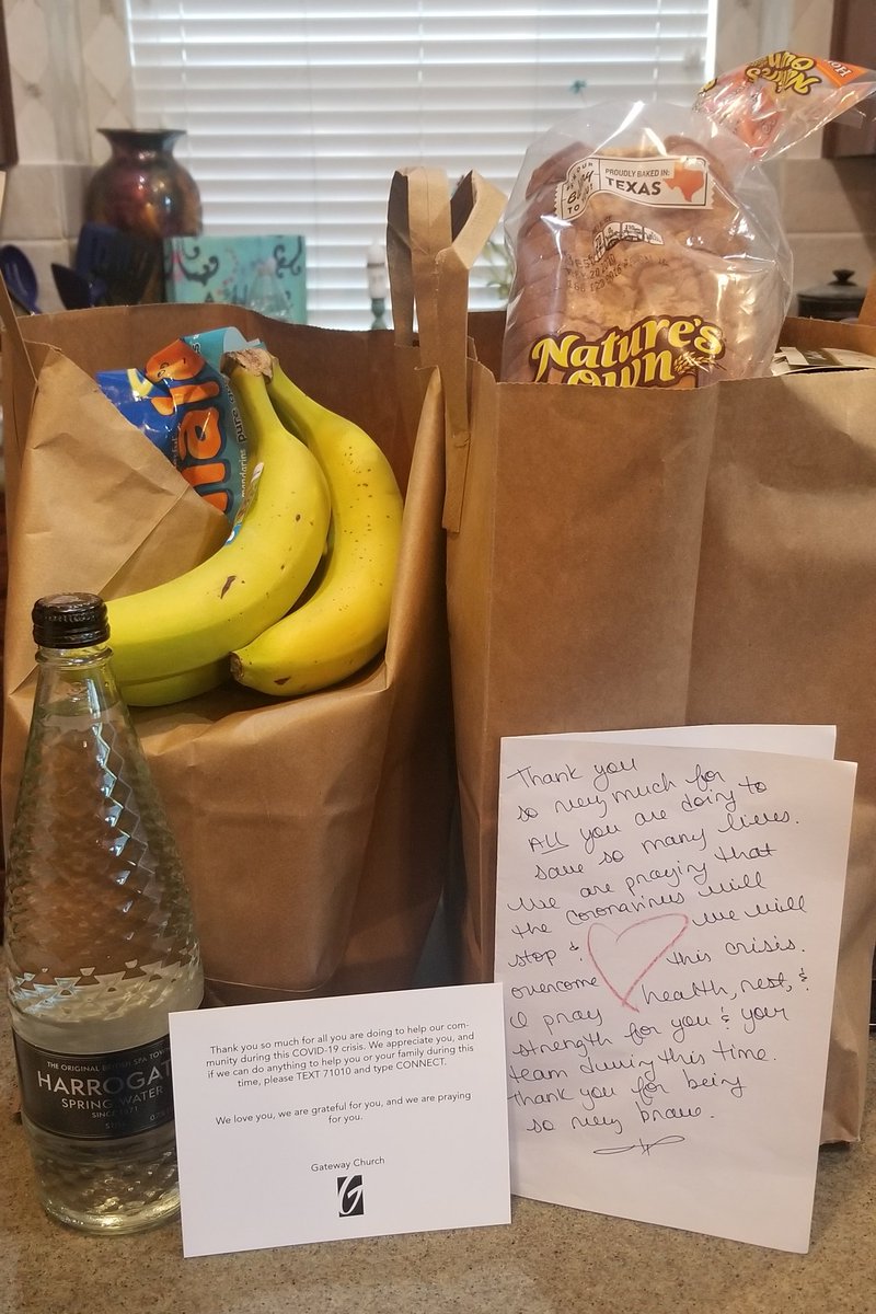 Literacy4lifeRN's tweet image. Today as my co-workers and I left the hospital, @GatewaySLK had a great surprise for us 🛒🍏 no need to stop for groceries to make lunches/snacks for long days. THANK YOU for thinking of us 👩‍⚕️👨‍⚕️#Blessings #Giving #TheHandsOfGod #COVID