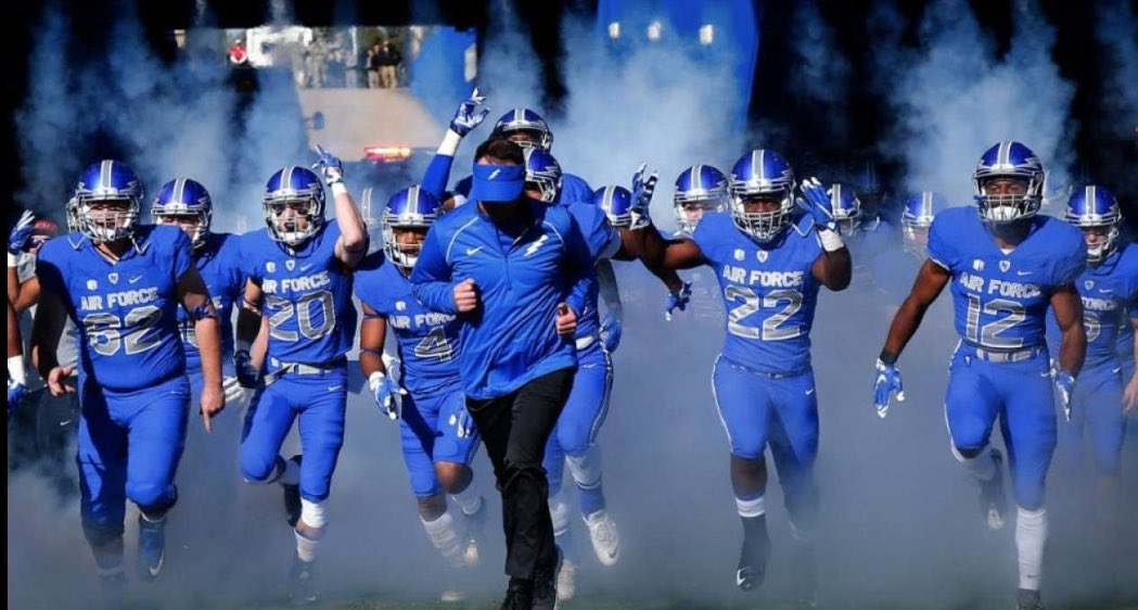 johnhartman78's tweet photo. After a great talk with Coach Eason, I am very excited and blessed to say that I have received an offer to play football for United States Air Force Academy!!! @khartsfield2 @Jordan_Eason_ https://t.co/wci0LOQmOC