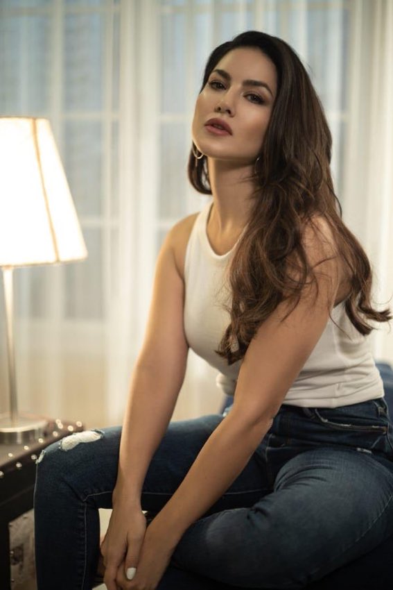 iam_complan_boy's tweet photo. #HBDSunnyLeone
Your A True Inspiration 😇🥰 @SunnyLeone
So Many Reminds Her as Pornstar but
She is pure soul & helping needy in tough situation 👏👌,HBD 🎂
You know why May month is damn too hot?? 🔥
Because Sunny Leone birthday falls on it 😍
@SunnyLeone
#HBDSunnyLeone
#SL39 😘 https://t.co/d6A1acSCka