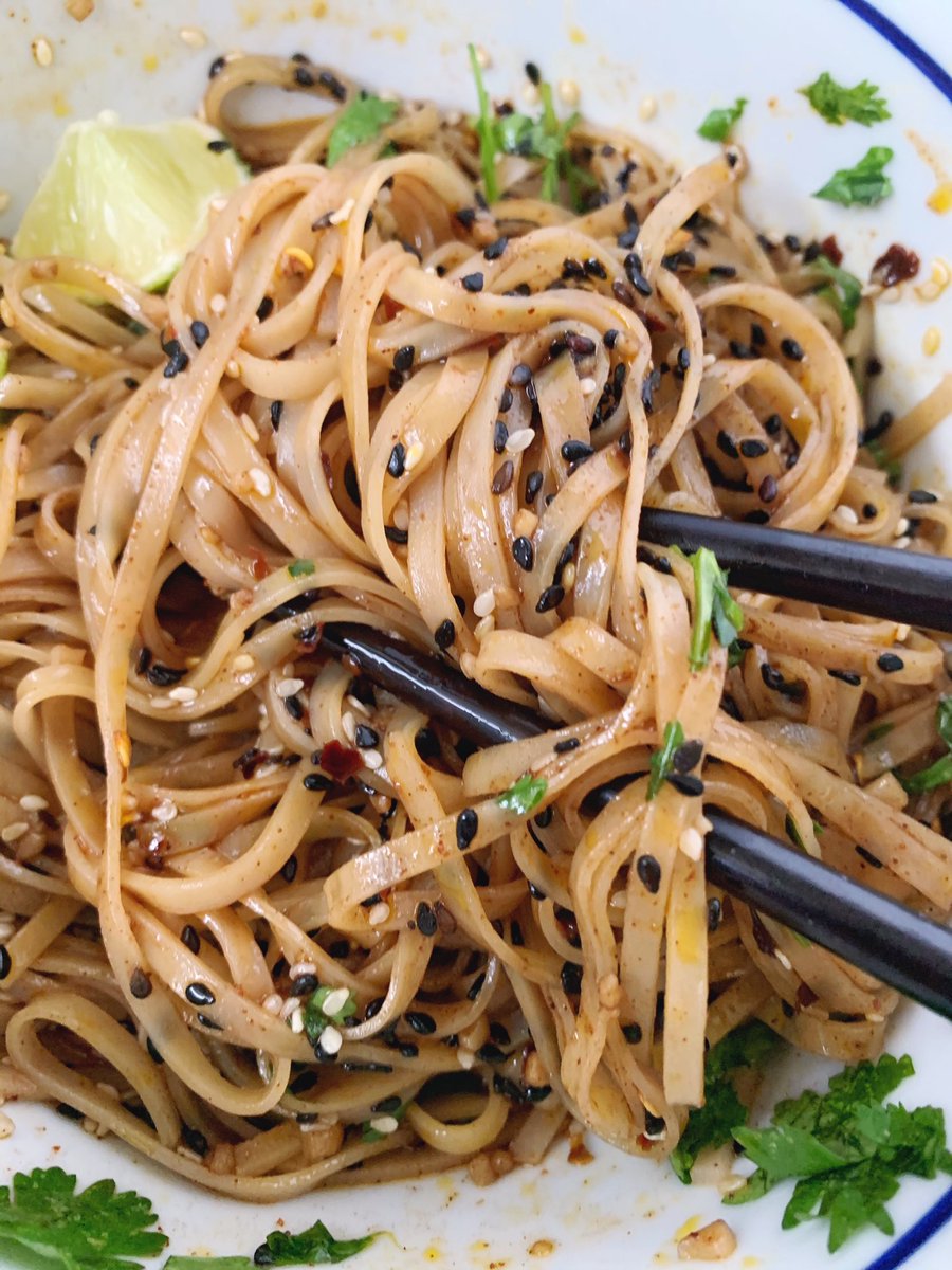 iiiitsandrea's tweet photo. slurp it real good via @bettertakeout https://t.co/yGadl7QpuF