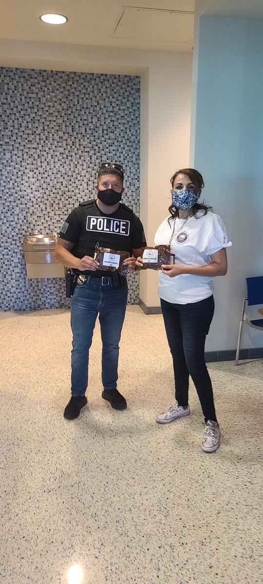 ForRecovery's tweet photo. Last month we issued a statewide call to anyone in need for #overdoseprevention kits and virtual training. Over the past few weeks our team has distributed nearly 1,000 life-saving #naloxone kits across five counties #NevadaRecoveryNetwork #EndOverdose #NevadaStrong #CarryNarcan https://t.co/WV8MEyrkFF