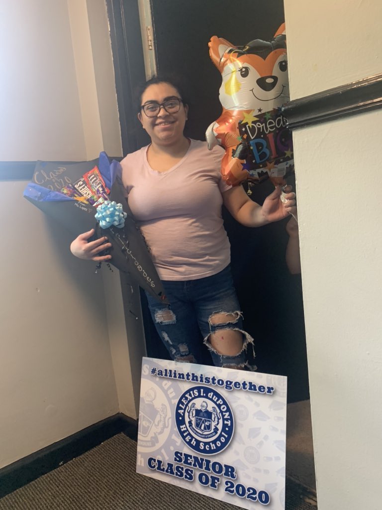 lopezeslclass's tweet photo. PROUD ELL TEACHER  It was a pleasure to recognized and celebrated our ELL class of 2020 #aiseniorpride2020 #aiseniors2020 #aitigertakeover #aihstigers2020  @crescimarty @TigerPrideNews @RC_ELs @AIHSPrincipal https://t.co/Wx7vfYgzL2