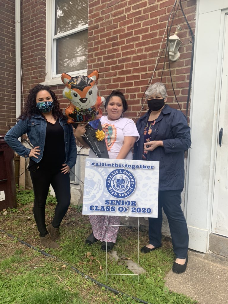 lopezeslclass's tweet photo. PROUD ELL TEACHER  It was a pleasure to recognized and celebrated our ELL class of 2020 #aiseniorpride2020 #aiseniors2020 #aitigertakeover #aihstigers2020  @crescimarty @TigerPrideNews @RC_ELs @AIHSPrincipal https://t.co/43Q4hw1k8S