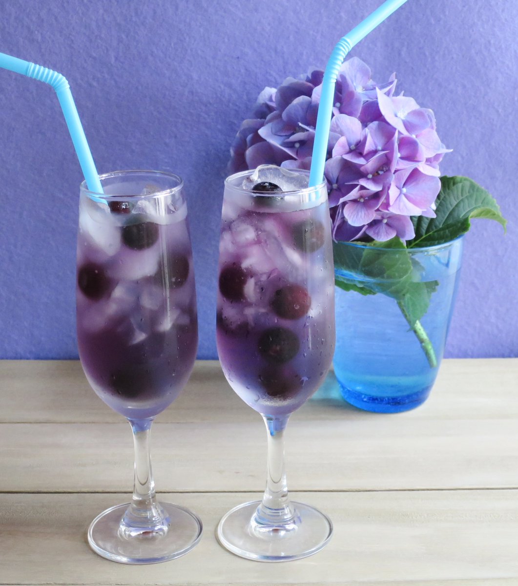 Yachiyachi Twitter પર 紫陽花をイメージした ブルーベリーソーダ 自分用にアイスとゼリーのせたら紫陽花ぽさ減っちゃったかな 美味しいからいいけど 家カフェ おうちカフェ
