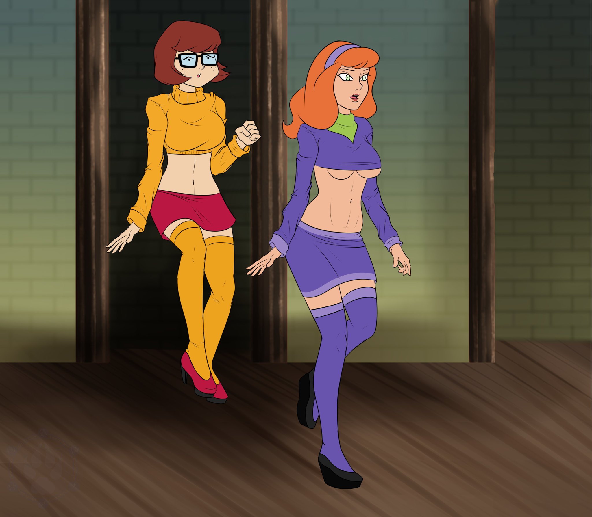 “Comic Hypnotized Daphne Blake and Velma Frame 1

Reward le...