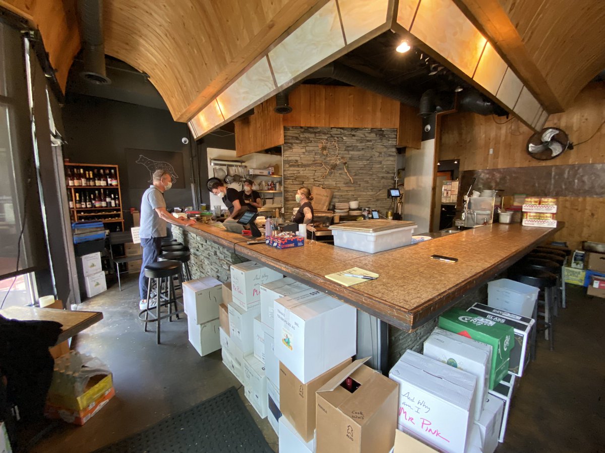 Almost forgot what restaurant food looks like! 🤤 WA Gov. Jay Inslee rolled out new rules for Phase 2 of reopening and dining in, including: 

- 6ft distancing 
- max 50% capacity
- customer contact log 
- one use menus

Phase 2 could start on June 1 if there’s no uptick. (1/3)