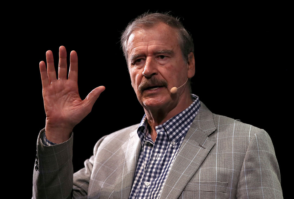 CNNEE's tweet photo. Vicente Fox: “Ahorita difícilmente tengo para comer. Yo no le he robado un centavo a nadie” https://t.co/0NgOKB9jO3 ¿Qué opinas? https://t.co/GRhefp8Bkt