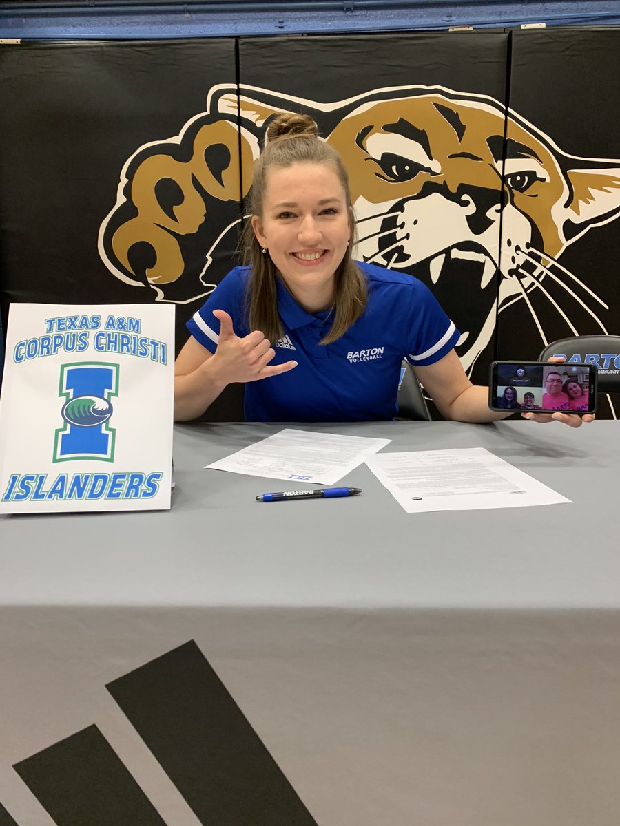 Congrats to our OH Migle Mazurkeviciute on making a transition from indoor to beach volleyball at Corpus Christi! We can’t wait to see you on the sand Mig! Go Islanders! 🤙🏼