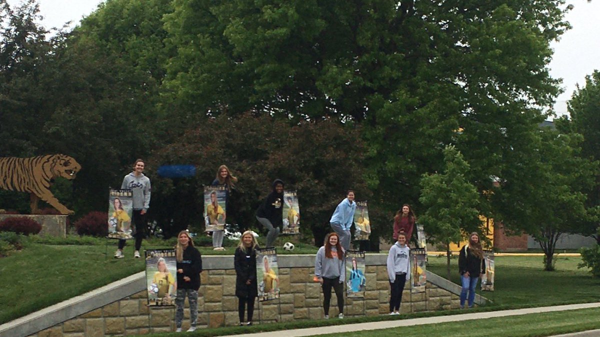 BVHS_Soccer's tweet photo. Had a drive by parade for our #ClassOf2020 ⚽️ Tigers!!! Thanks to everyone who joined in the caravan and to the parents who sent this amazing group off with a smile 

💛🖤💛🖤💛🖤💛🖤💛🖤💛🖤

Thank you Seniors!! You will be missed 🎓 https://t.co/95zBtXsHsj