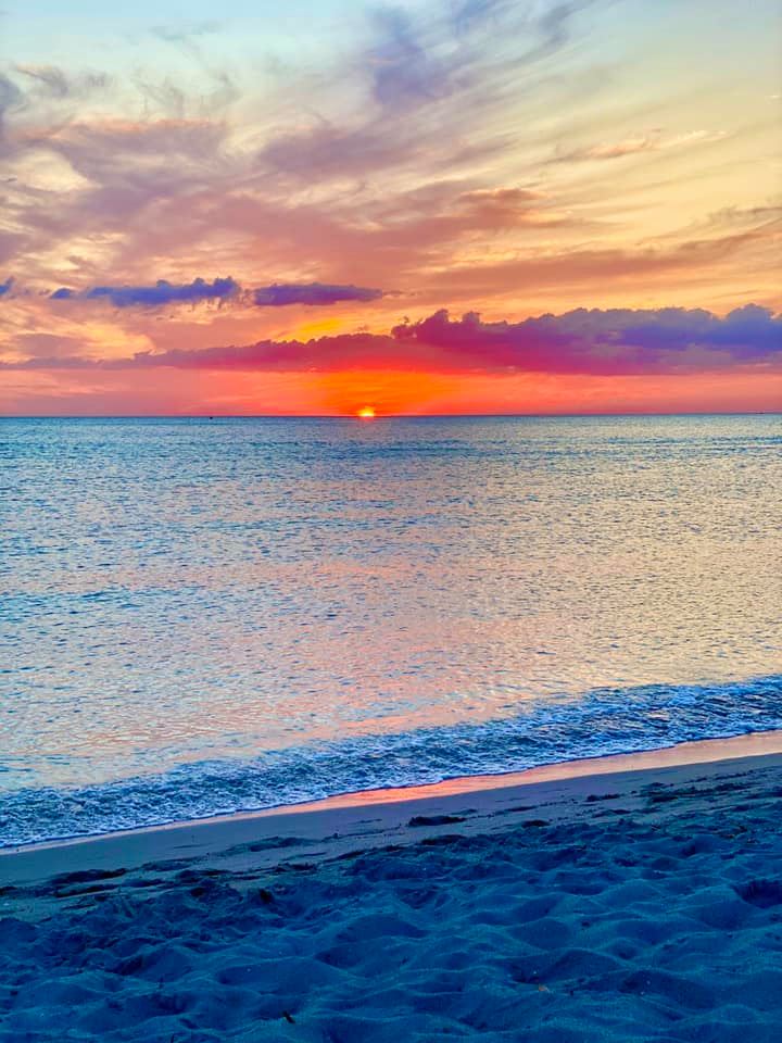 PaulFox13's tweet photo. Here's how the day ended on Venice Beach! 🔥 📷 Sheryl Maize #Florida #sunset https://t.co/r0fhm9Sy2z
