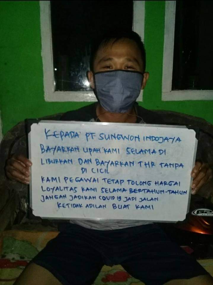 akank_putra's tweet photo. the workers who claim their rights, PT.  SUNGWON INDOJAYA must pay workers' wages when they are home, and the brand owner must also be responsible @Target, @IKEAUSA, @KeelToys @KasbiIndo https://t.co/yxpOX8oRJr