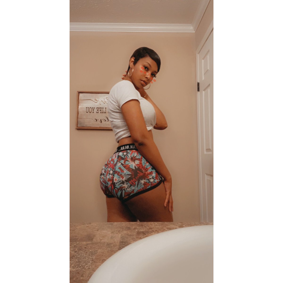 Ayo_Slimmbody's tweet photo. Quarantine Bootie 😝 https://t.co/NOOrH5rf3f