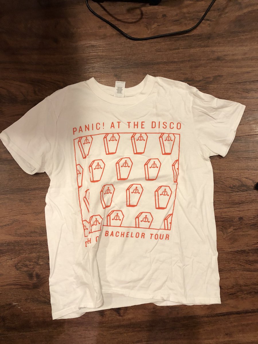 panic VIP tour shirt (winter 2017)old but good condition$15 including shippingsize M