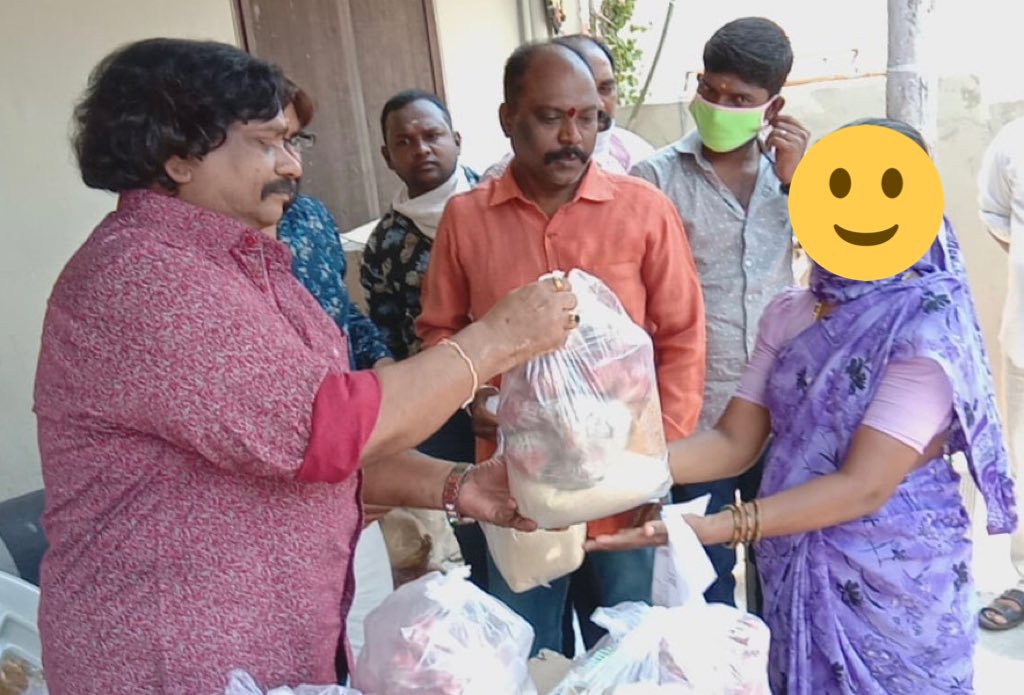 AmberpetShankar's tweet photo. #COVID19 
#essentialsupply 
Provided essentials to needy in Golnaka.
#AmberpetShankar https://t.co/Aj2h5IAKi5