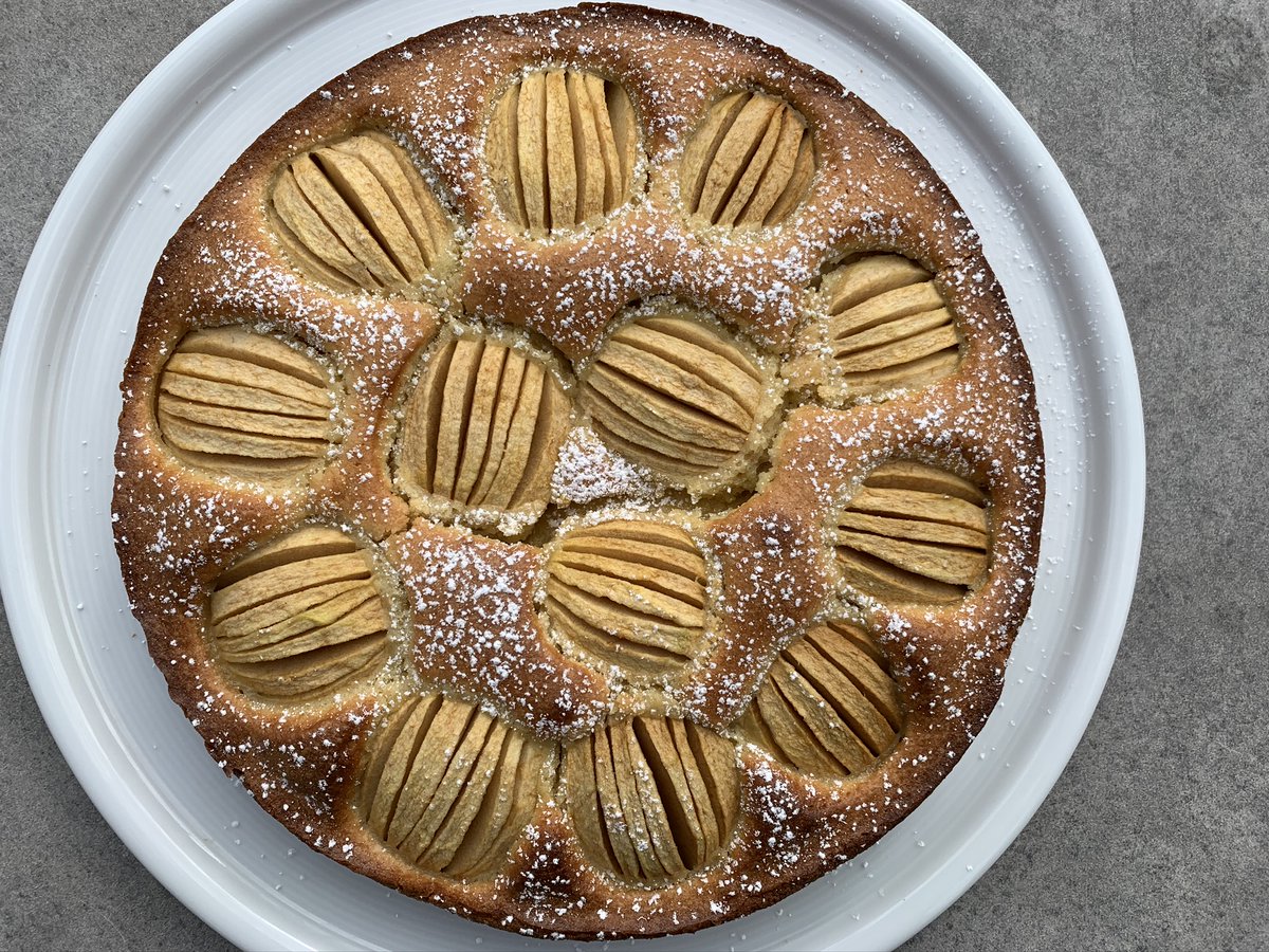 ADSCAPEvalantic's tweet photo. 13. Mai - Tag des Apfelkuchens oder wie die Amerikaner sagen "National Apple Pie Day". #ADSCAPE feiert mit und grüßt seine amerikanischen Freunde, Kunden und Partner. Lasst es euch schmecken.  #PIM #PIMberater #tagdesapfelkuchens #NationalApplePieDay https://t.co/FG44eDBDyR