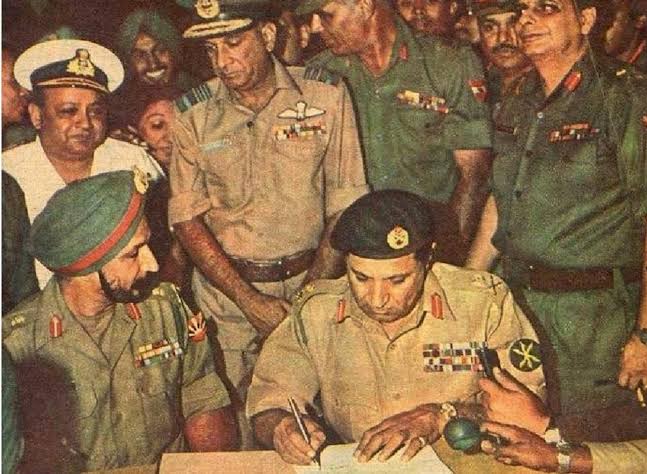 FinvyuDotcom's tweet photo. @ik_shaam @majorgauravarya Inko jante ho. @ik_shaam 

Wo bhi ik shaam thi. https://t.co/UPj9hsJahq