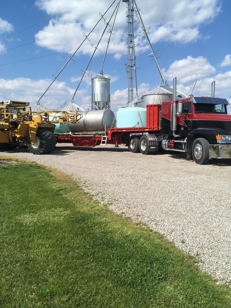 Brycemills07's tweet photo. Spraying like its 1980 something.... https://t.co/WsWqibQYTx