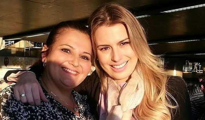 WalVale_NandaK's tweet photo. Repost #renatacastrodf_
O dia que tive o prazer e recepcionar e transpostar essa linda @FernandaKeulla, campeã do BBb13. Super simpática... claro só poderia ser minha conterrânea, Mineira. 
#celebridades #autoridades #carroexecutivo #atendimentovip #seventurismo  #suamelhoropcao https://t.co/GVzPcy9Hd0