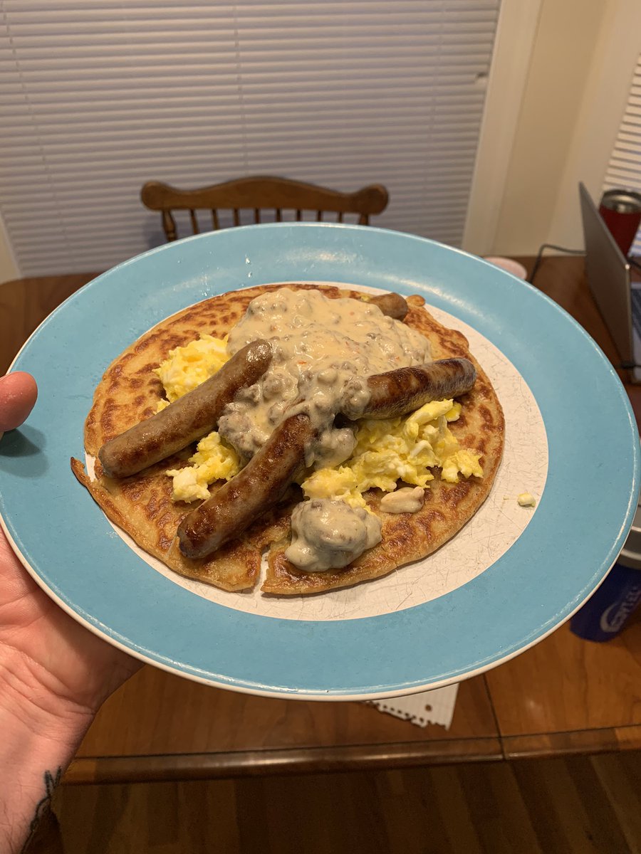 KronksKitchen's tweet image. New guy on the block, had to come in with some heat. Leftover extravaganza. Sourdough pancake, scrambled eggs, maple sausage, and spicy deer sausage gravy (courtesy of @loganblake76). Welcome to Kronk’s Kitchen.