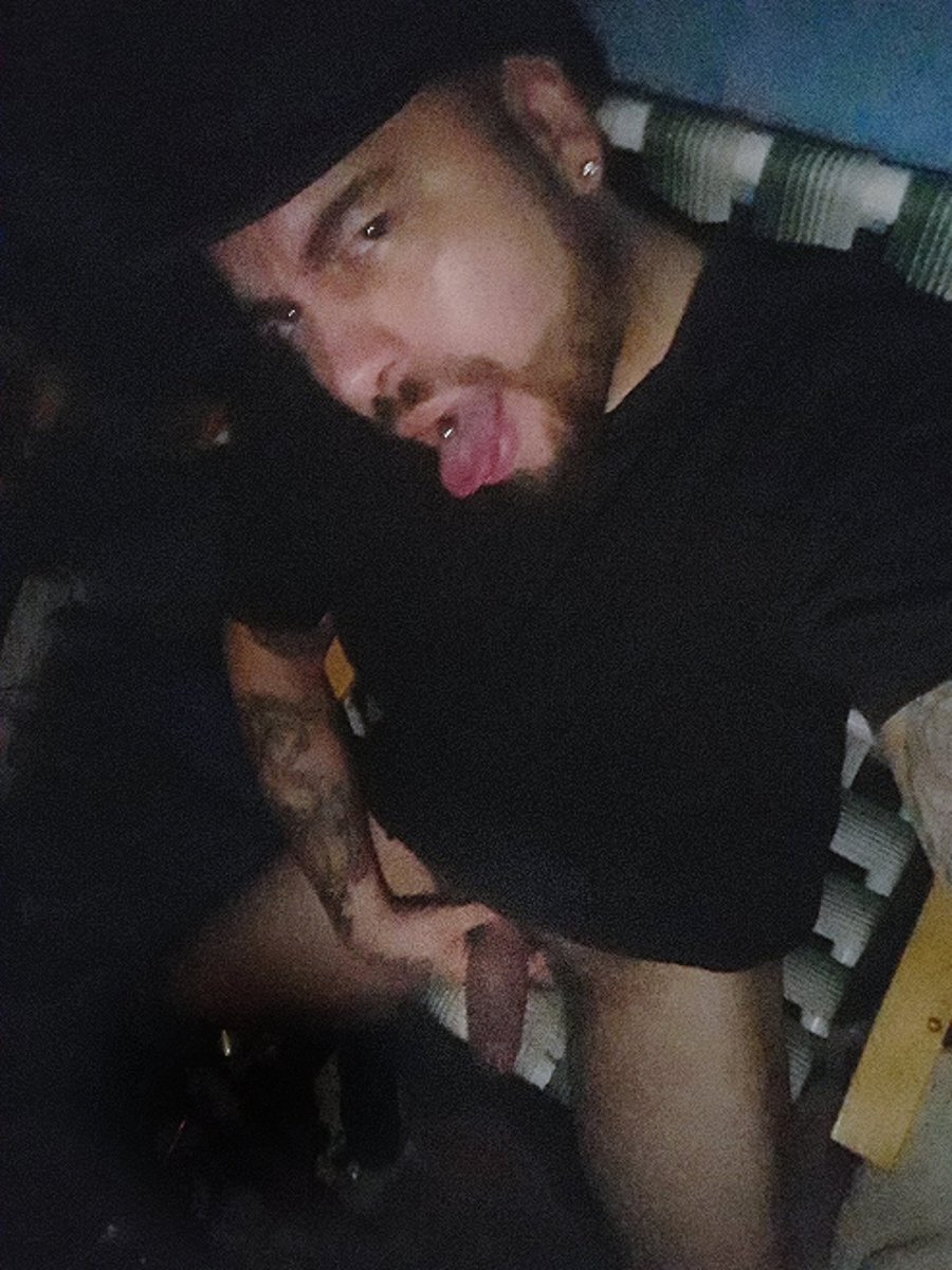 BarbitaManolo's tweet photo. Alguien quiere pija??? Se la doy toda. 🍆💧😏😉👌 https://t.co/WaV0pa1Kjr