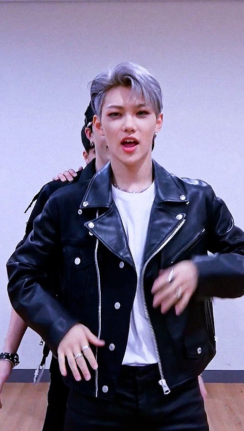 memorixs's tweet image. felix undercut. that is all.