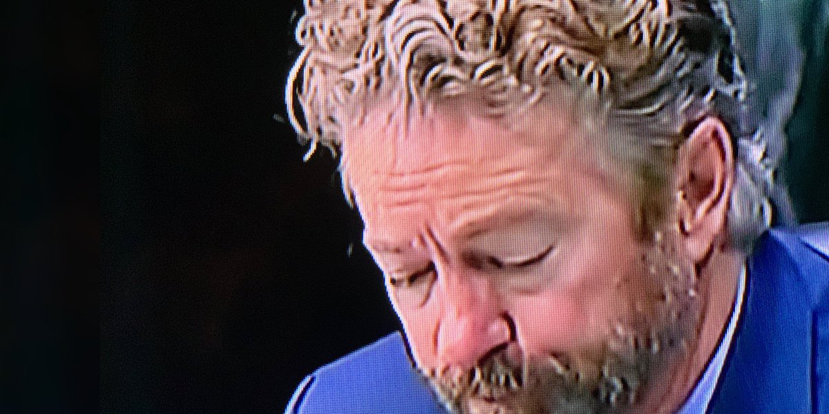 MysterySolvent's tweet photo. What is the name of the hair product Rand Paul uses to get his hair to do that? https://t.co/g54ipAIVHb