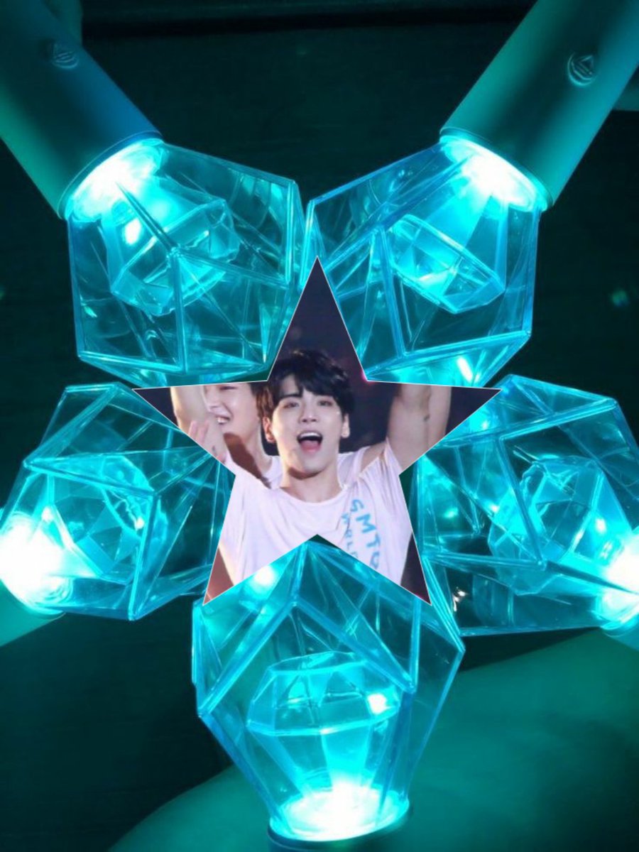 Day 12: Picture of a SHINee lightstick This is not mine, but it& #39;s perfection   #SHINee_31DaysChallenge  #SHINee12thAnniversary  #SHINee  @SHINee  #샤이니