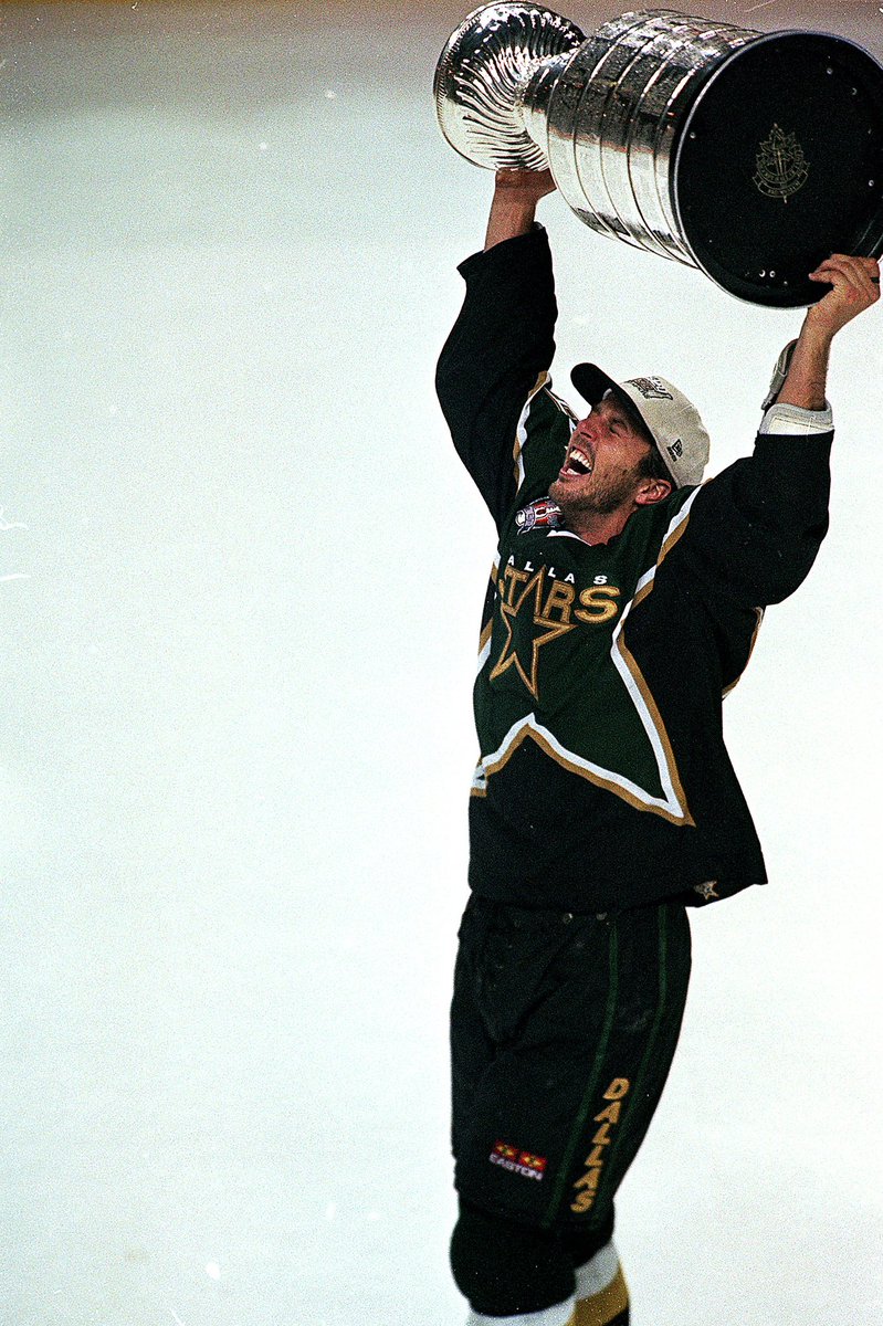 DallasStars's tweet photo. Speechless. 

@9modano | #StarsClassics https://t.co/khy0ZZqnTw